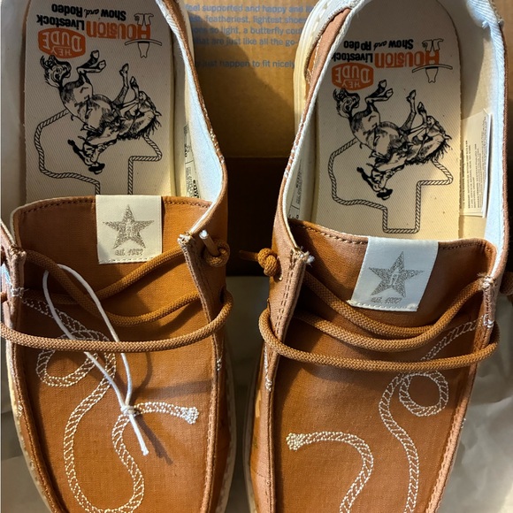 Hey Dude Orange Houston, Livestock Show and Rodeo Western Design - Picture 4 of 5